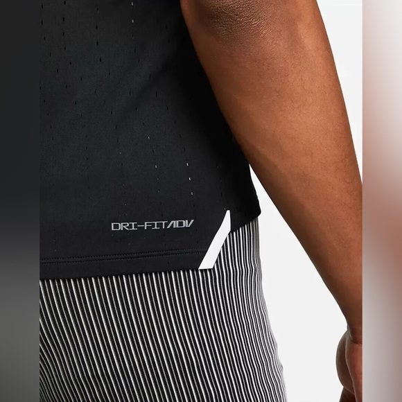 Size M - New Nike Men’s AeroSwift Dri-Fit ADV Running Singlet Black DM4624-010 - Picture 6 of 7